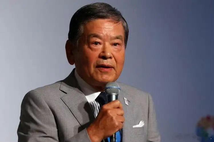 日本足球教父谈中日足球之间的交流日本足球教父川渊三郎指出，目前有超过60名日本足