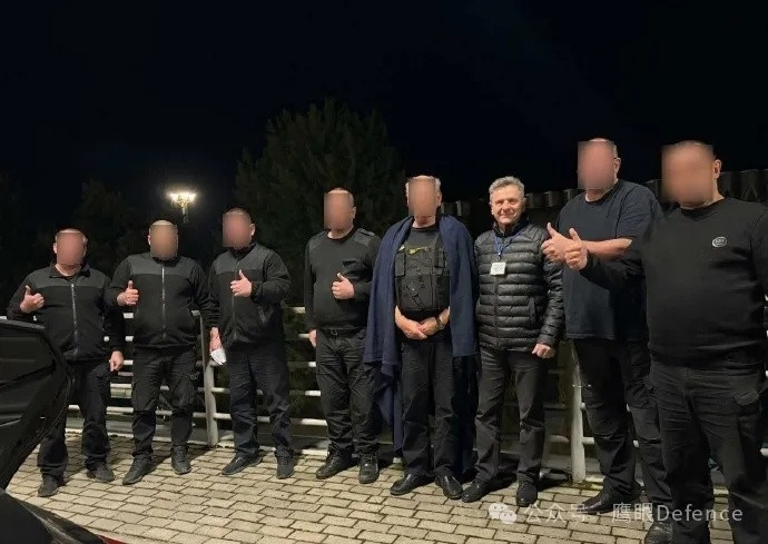 烽火问鼎计划当地时间3月5日，乌克兰国家储蓄银行的两辆装甲运钞车在执行例行的外