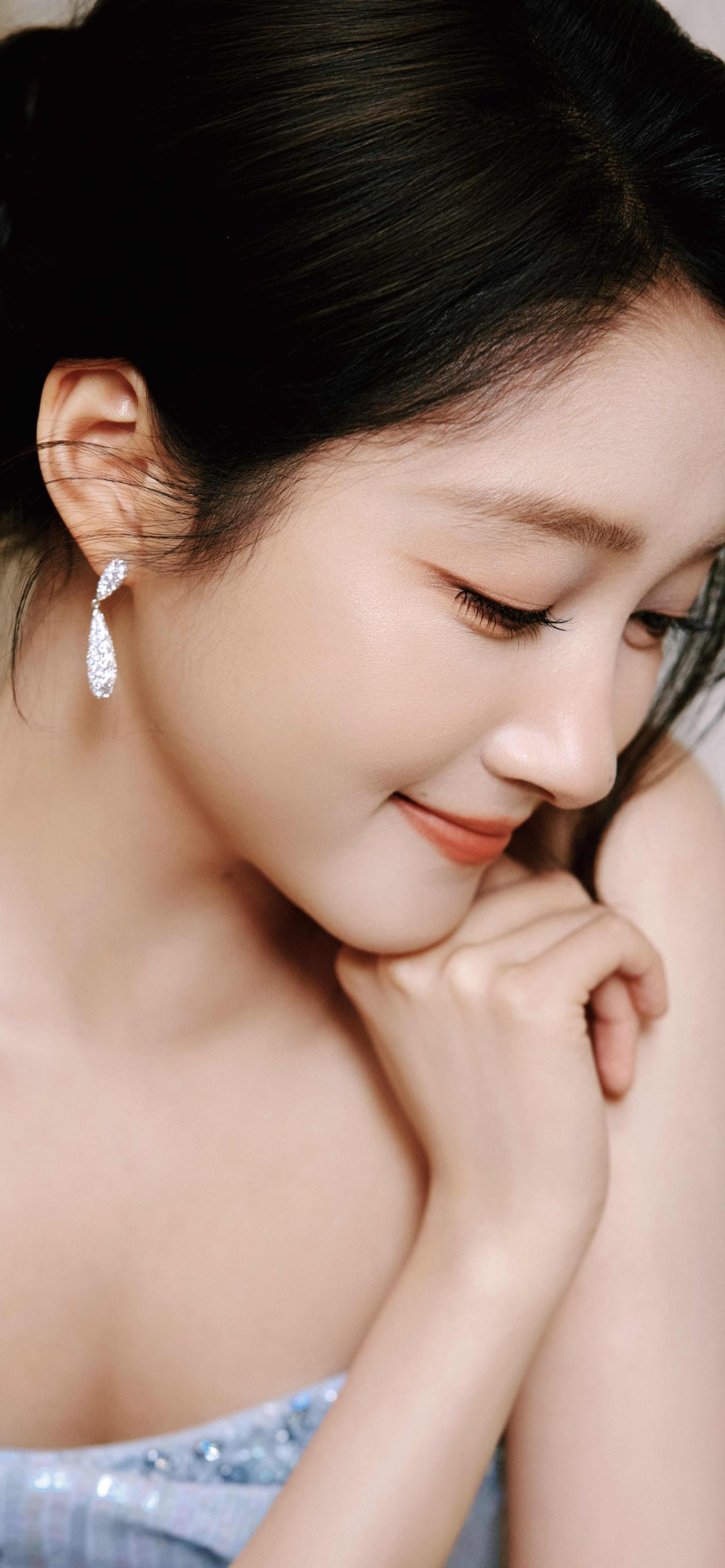 美女壁纸-第5729期-关晓彤