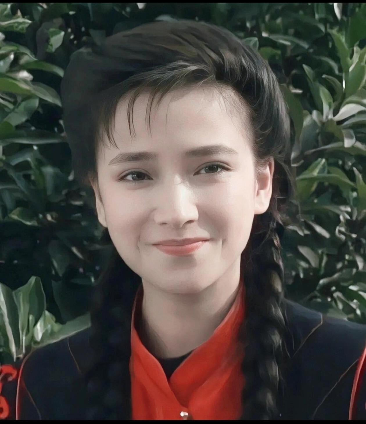 何晴老师走了，这事儿挺触动我的。网上都在感慨，她晚年独居生病，幸亏有邻居王卫