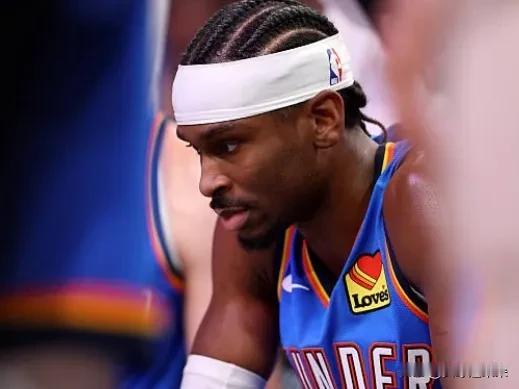 太阳有狄龙都没有锁住亚历山大，湖人谁能防住亚历山大？亚历山大首轮数据：场均33.