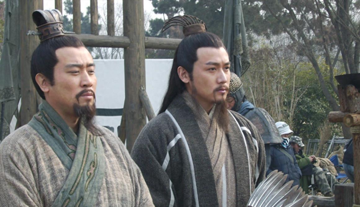 关羽遇害后，诸葛亮淡然说出11字，刘备听完为何立即下令处决自己的长子刘封？建安