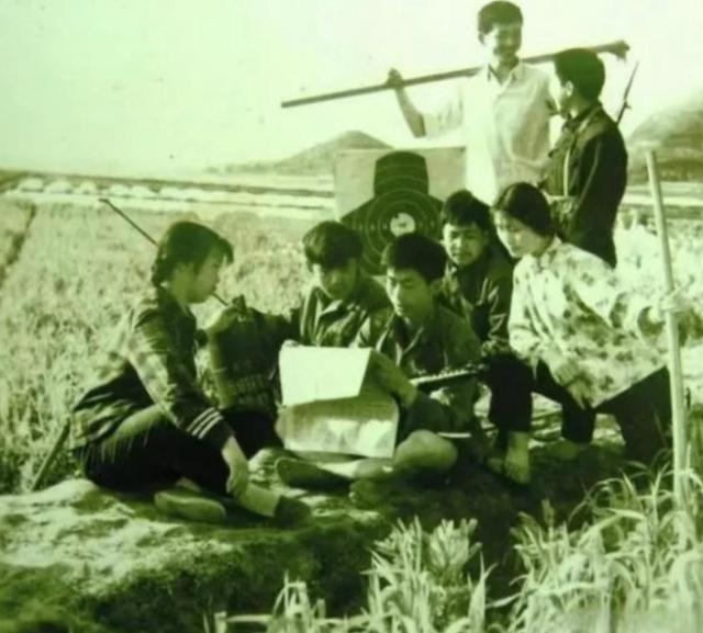 1969年，知青张杨州，因54元失窃被怀疑成小偷，失去返城机会。谁知，他明知实情