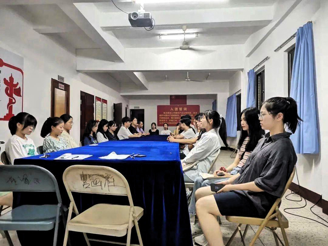 别人家的公司！95后老板改革作息，三天半工作制，全员五险一金长沙一家企业走红网络，公司实行每周三天半