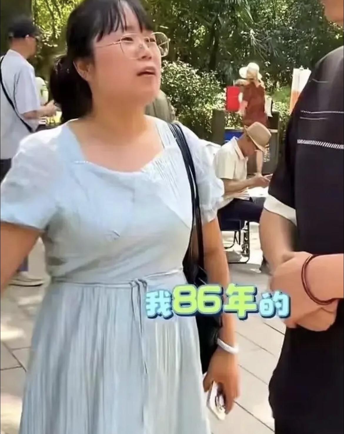 40岁大龄剩女相亲要求男方有房有车，还附加一条“婚后不生孩子”！男方当场怒怼：那