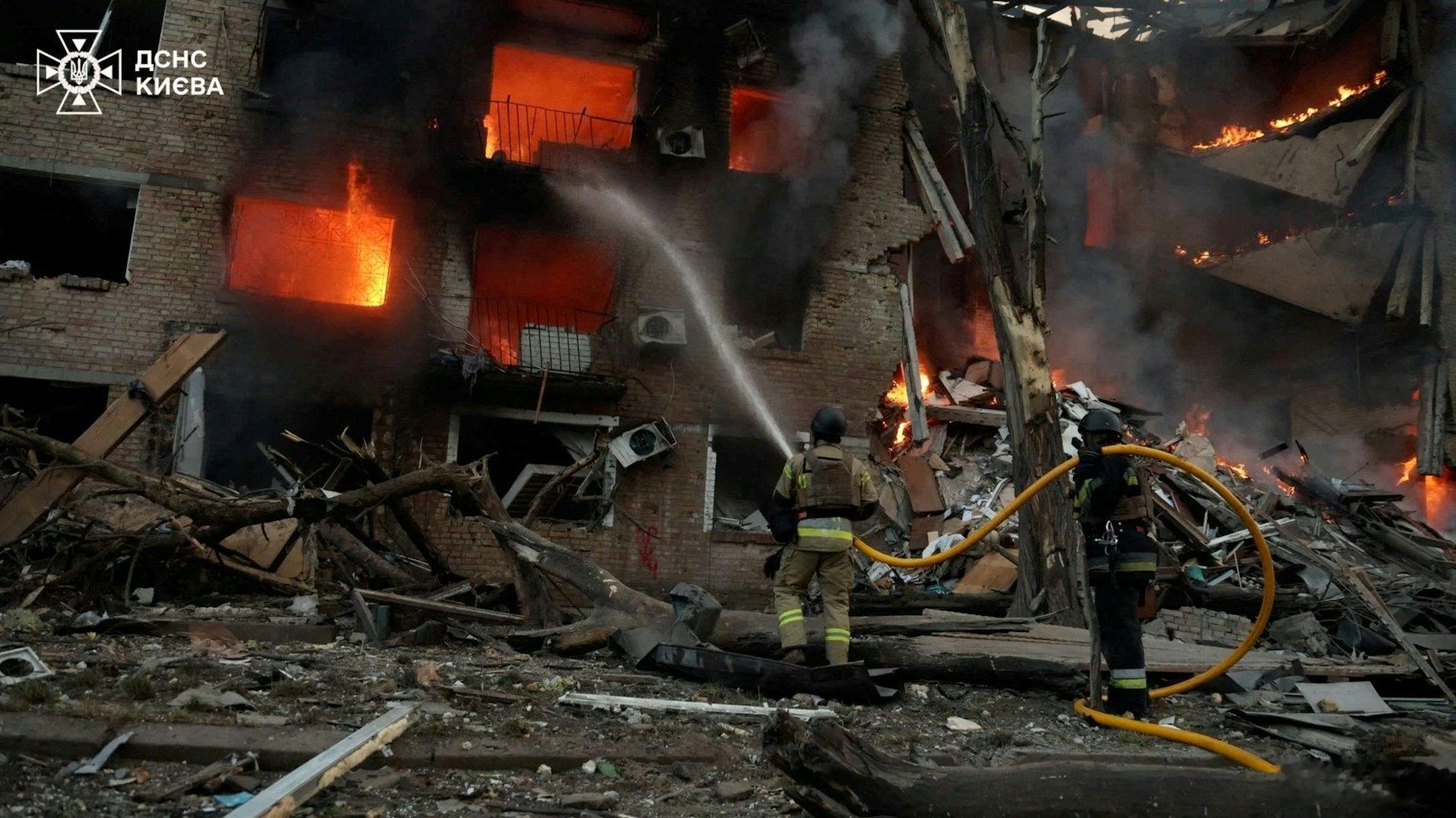 普京回应俄小学遭乌克兰袭击致11死俄乌战争拖拖拉拉打了四年，俄罗斯军人伤亡数量