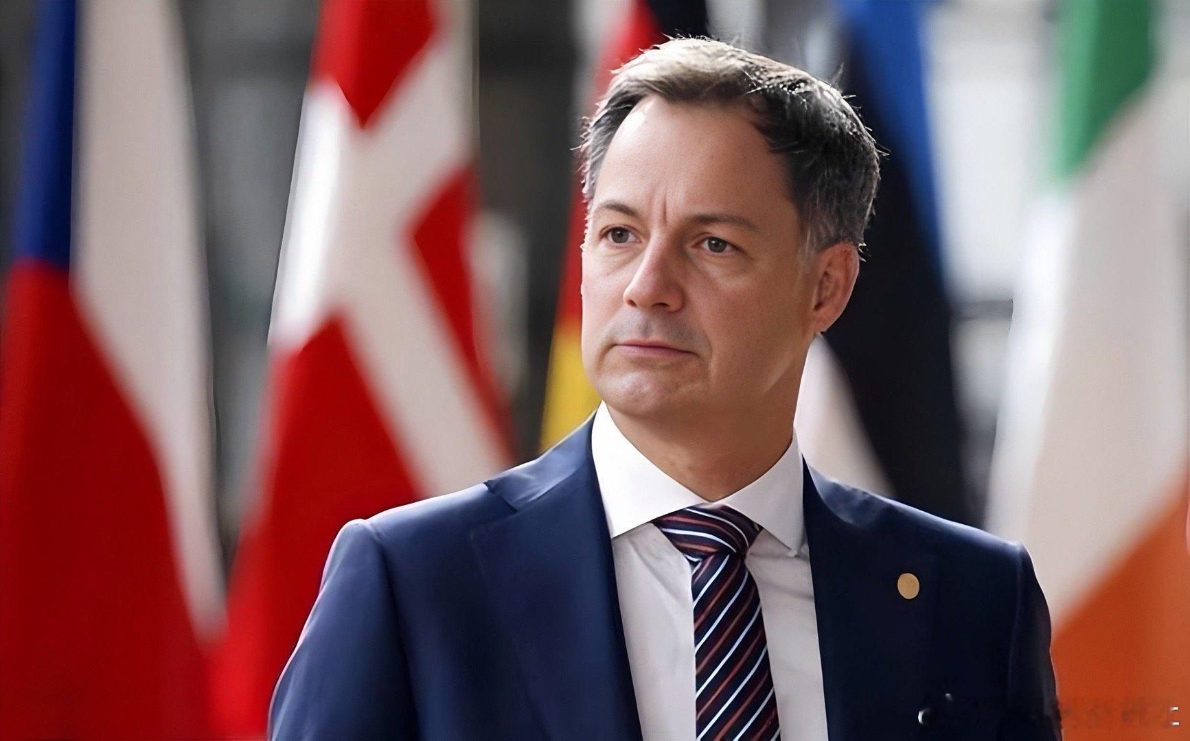 大过年的，谁也没想到比利时首相德韦弗会这么评价中国！他说：全世界都抢着想加入欧盟