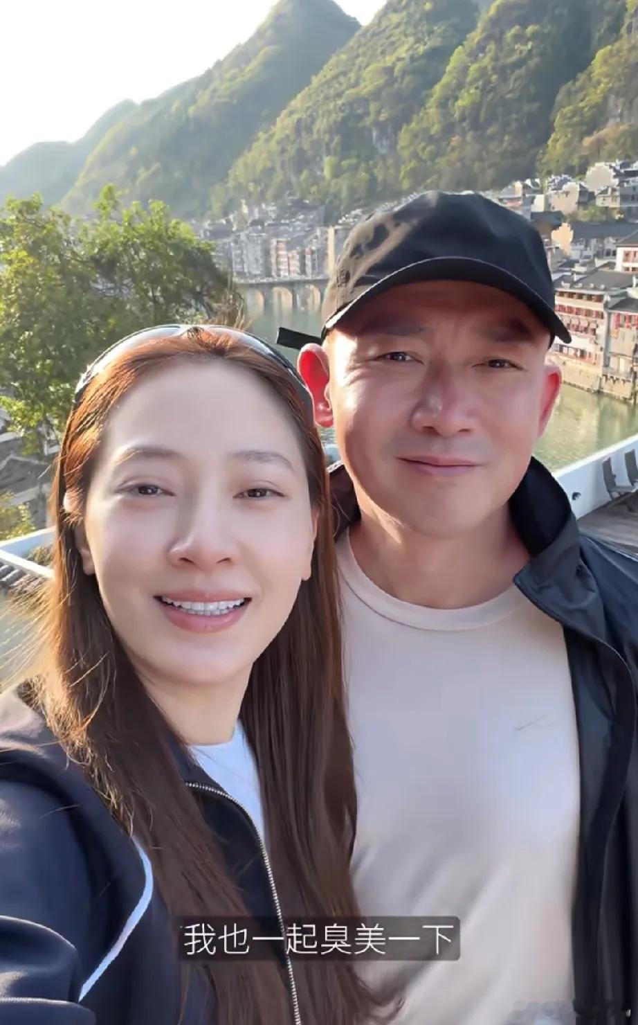 聂远携妻女返乡贵州镇远祭祖挂青，山路泥泞崎岖，一路徒步上山。妻女对路线生疏，看得