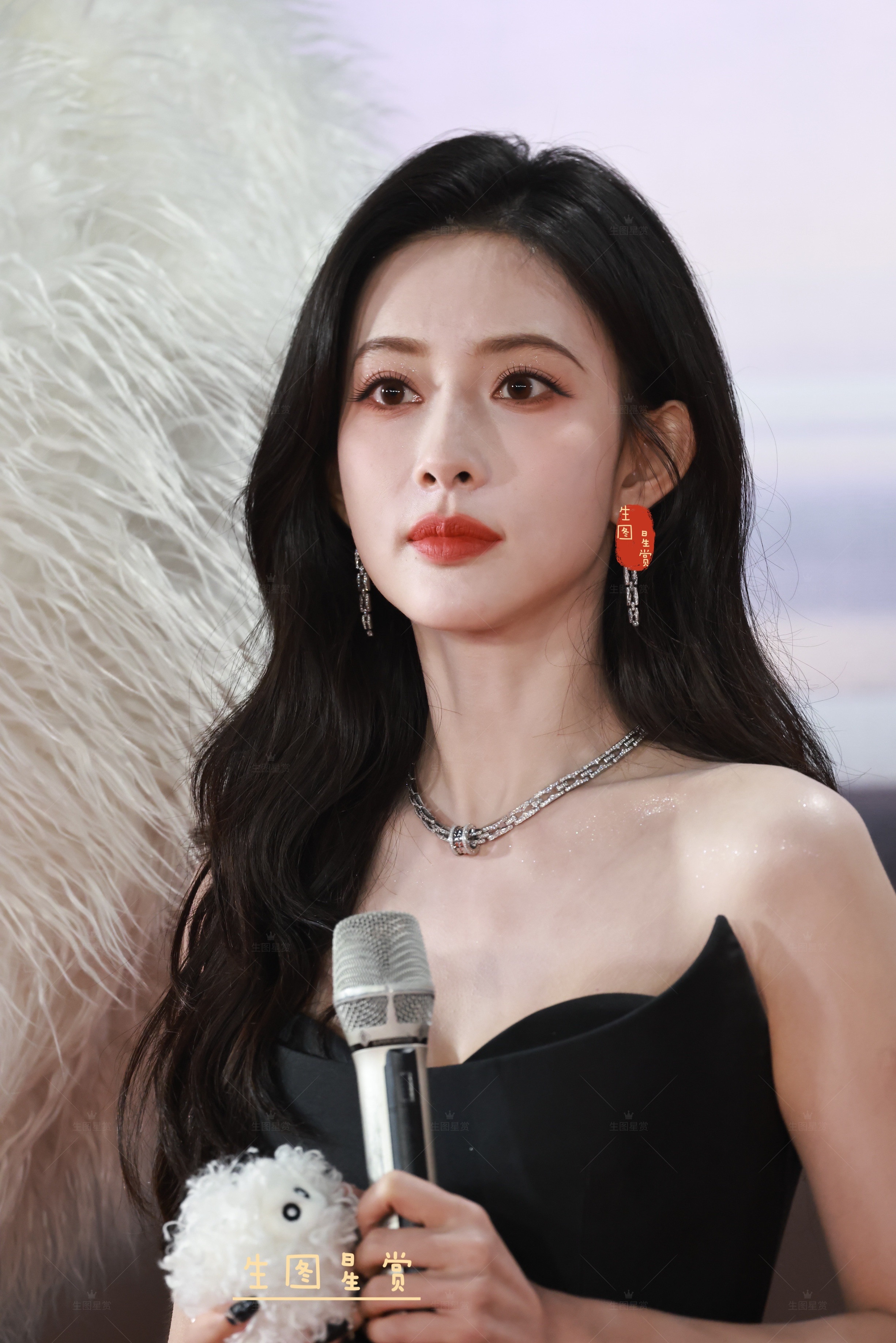 孟子义湖南卫视跨年红毯生图权威孟姐真红毯上的神🖤孟子义黑裙天使翅膀✨湖南卫视跨