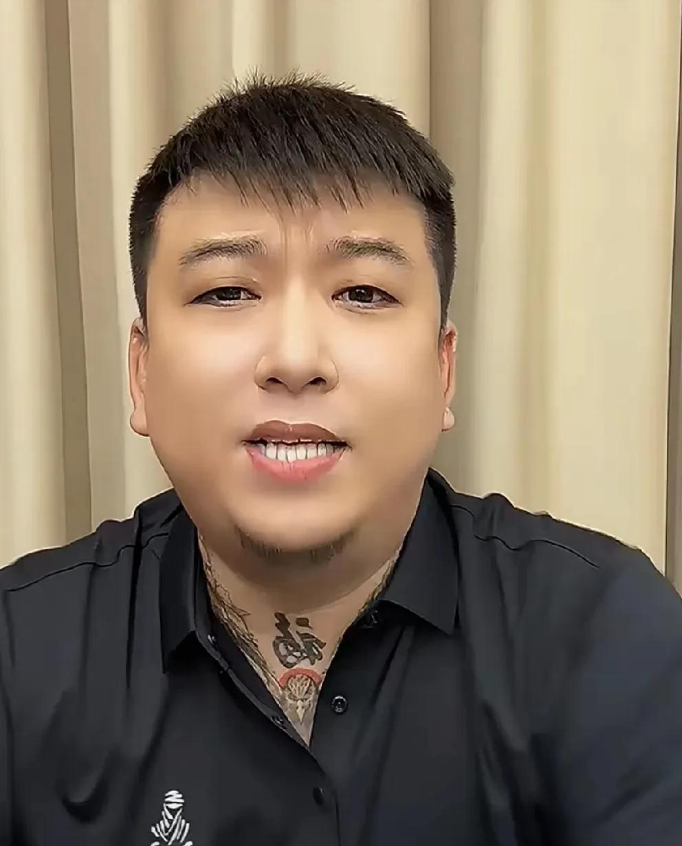 李四开公司暗指f/z做宠物，不再同一段位！另外李四还透露在广州开了一家挺大挺牛