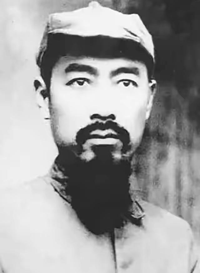 1930年，毫无专业背景的周恩来，发明了一套电台密码系统，国民党密码破译第一高手