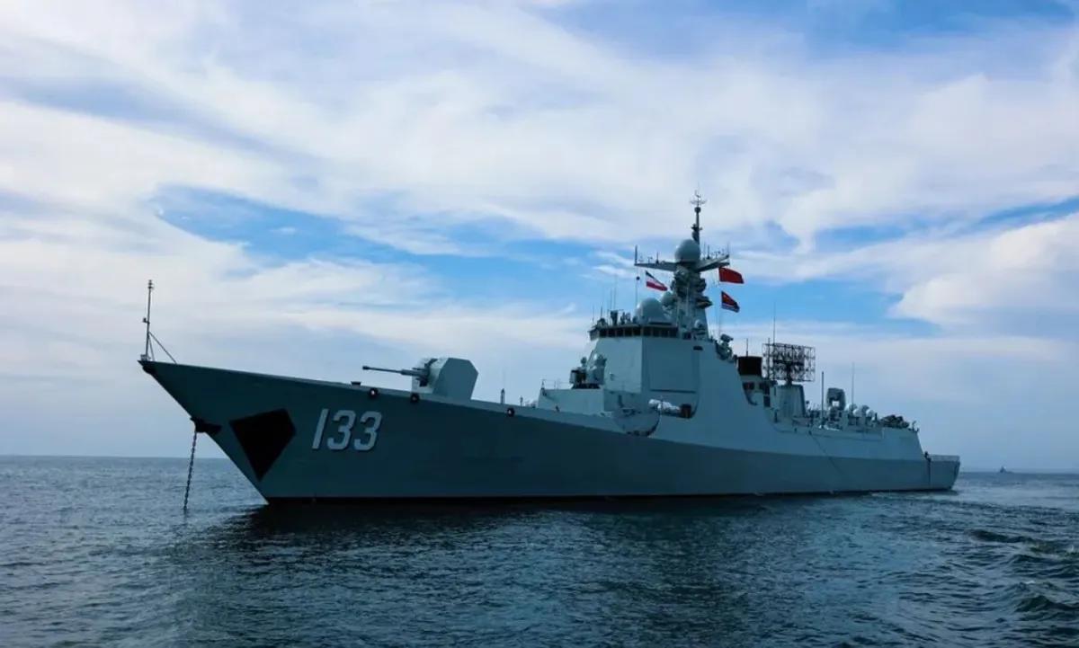 日本军舰台海蓄意挑衅，解放军舰队48小时内直插琉球反制日本军舰在台海挑衅，