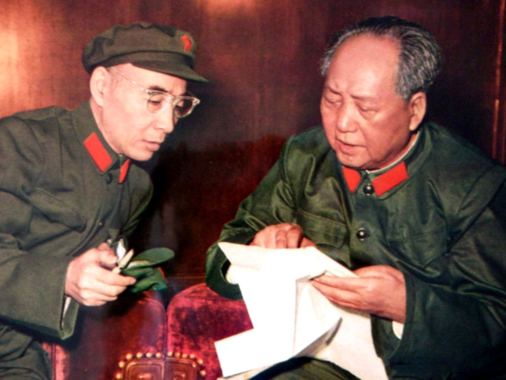 在九一三事件前，毛主席有多么警惕？他的警卫队队长陈长江说过一个故事。毛主席在