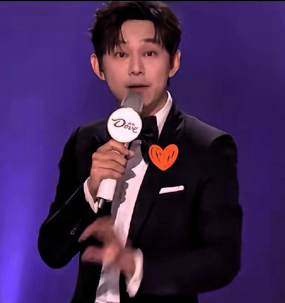 一觉醒来，内娱主持天花板何炅也有“救不了场”的一天！昨晚《声鸣远扬》总决赛直播的