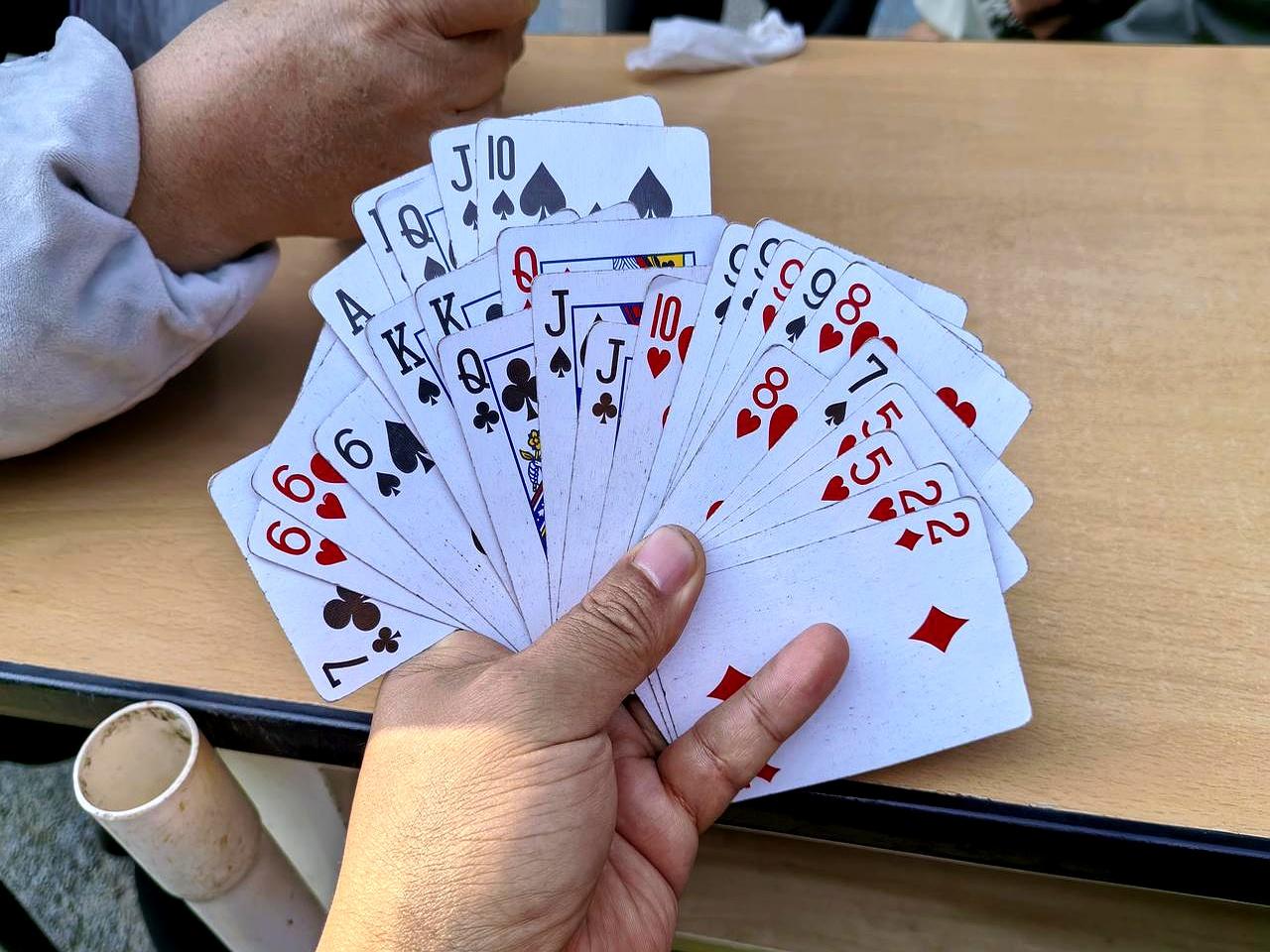 开两“三轮车”招摇过市吧！掼蛋打6我们双贡，我把大王都送出去了，上家偏偏