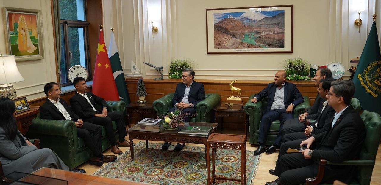 巴基斯坦驻华大使会见巴基斯坦首批受训航天员，这两名航天员已经进入中国航天员科研训