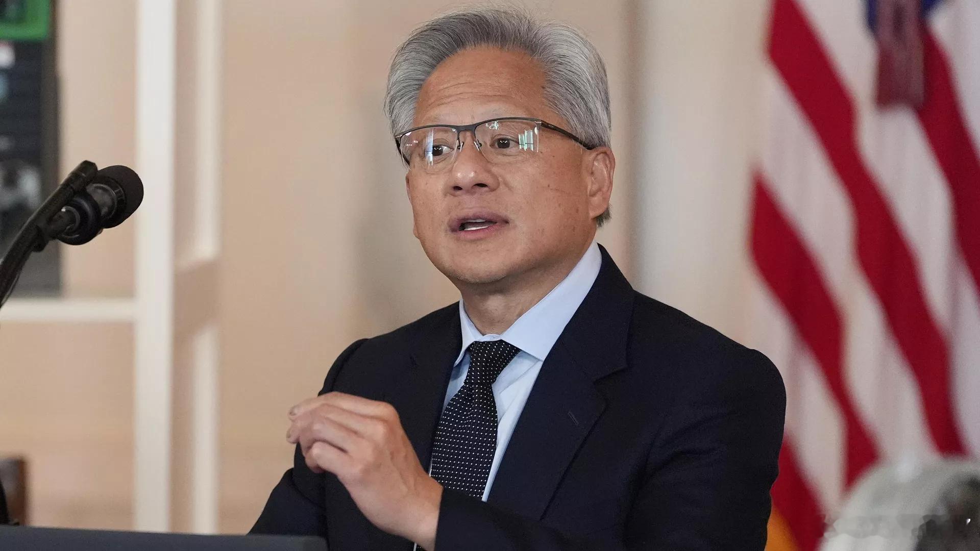 美国打压中国芯片如火如荼之际，英伟达CEO一句话令白宫泄气！5月28日，黄仁勋是