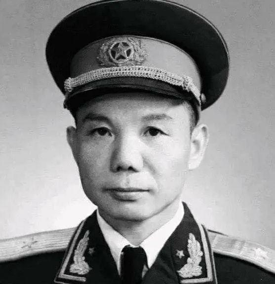 1947年4月，解放军六纵第十八旅擒获了东陵大盗孙殿英，同时还缴获了与孙殿英寸步