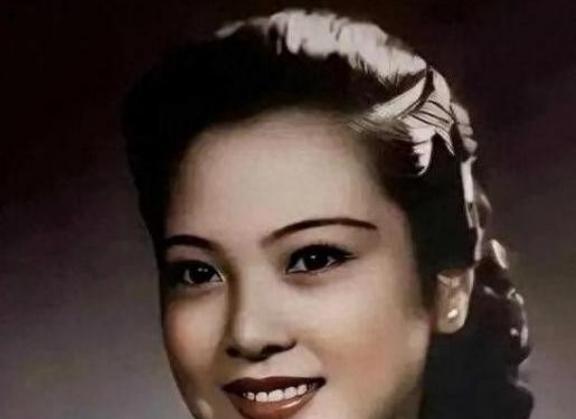 1941年一天深夜，戴笠把他的秘书周志英抱到了床上，两人一番激情过后，周志英依偎