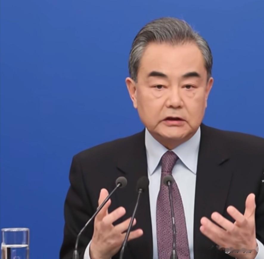 当着全世界一百多个国家的面，王毅正告高市政权：要是敢涉足台海问题，敢再赌一次，中