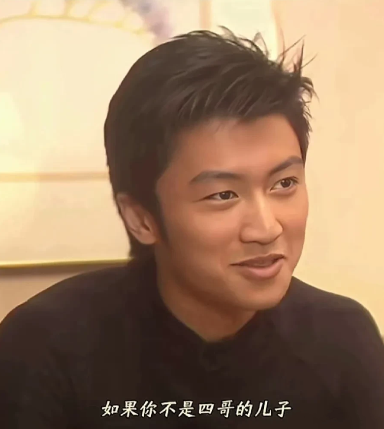 谢霆锋一出道就能演主角，有记者问他：“如果你不是四哥的儿子，不是拉姑的儿子，你猜