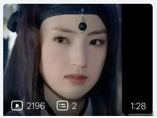 董璇前夫表面完美有何用谁还记得雪花女神龙的董璇确实美貌如花，是欧阳明日得不到的女