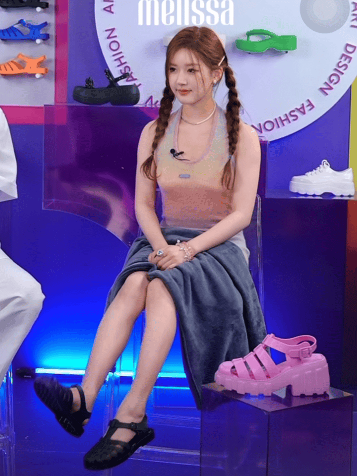 弱弱的问一句：这鞋子真有人买吗？均价七八百左右