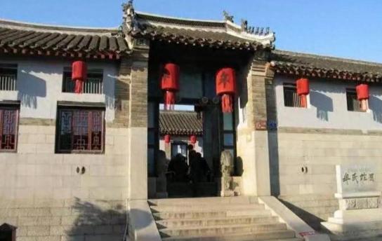 1833年山东大旱，没吃没喝的眼瞅着就要被饿死，没想到地主牟墨林打开自家粮仓做生