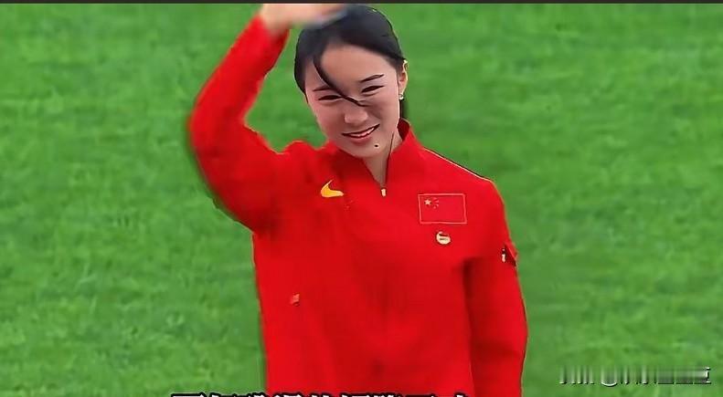 宁波效实中学13岁少女百米跑出11.93如此耀眼的成绩！这校运会纪录估计要被“尘