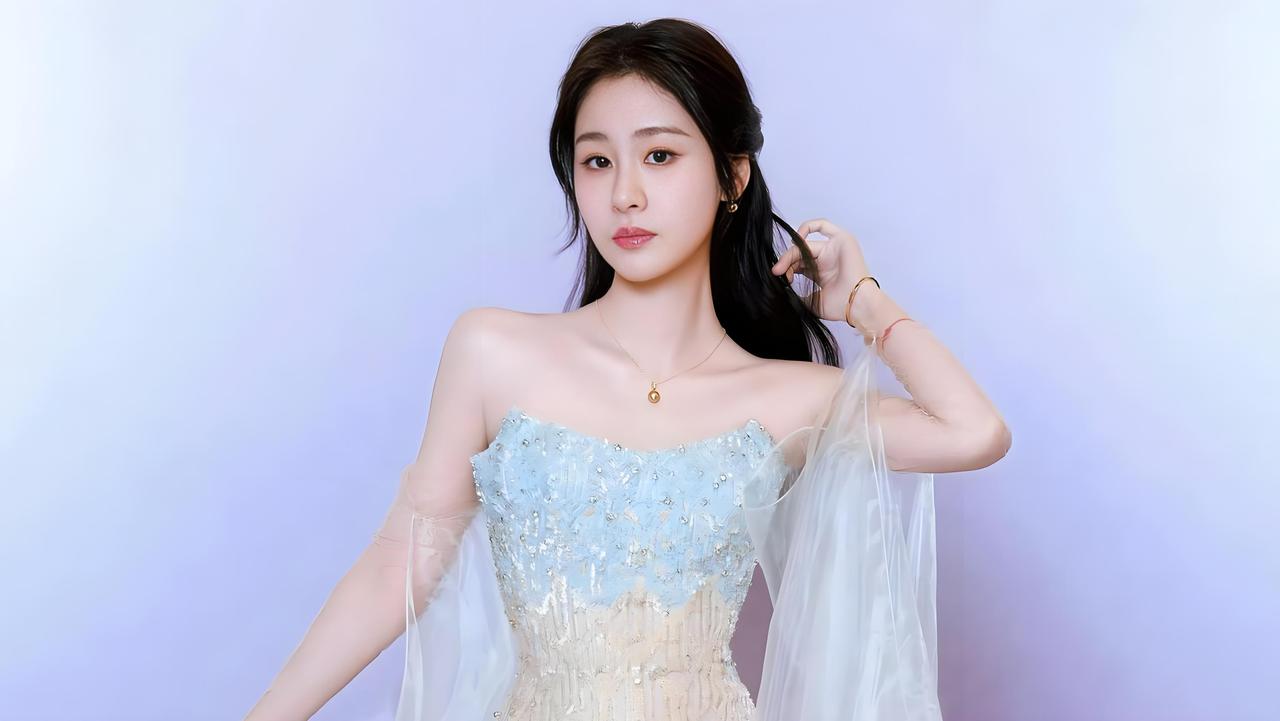 表面“黄花大闺女”，背地却偷偷生子的4位女星，最后1个想不到。张碧晨的“带球跑