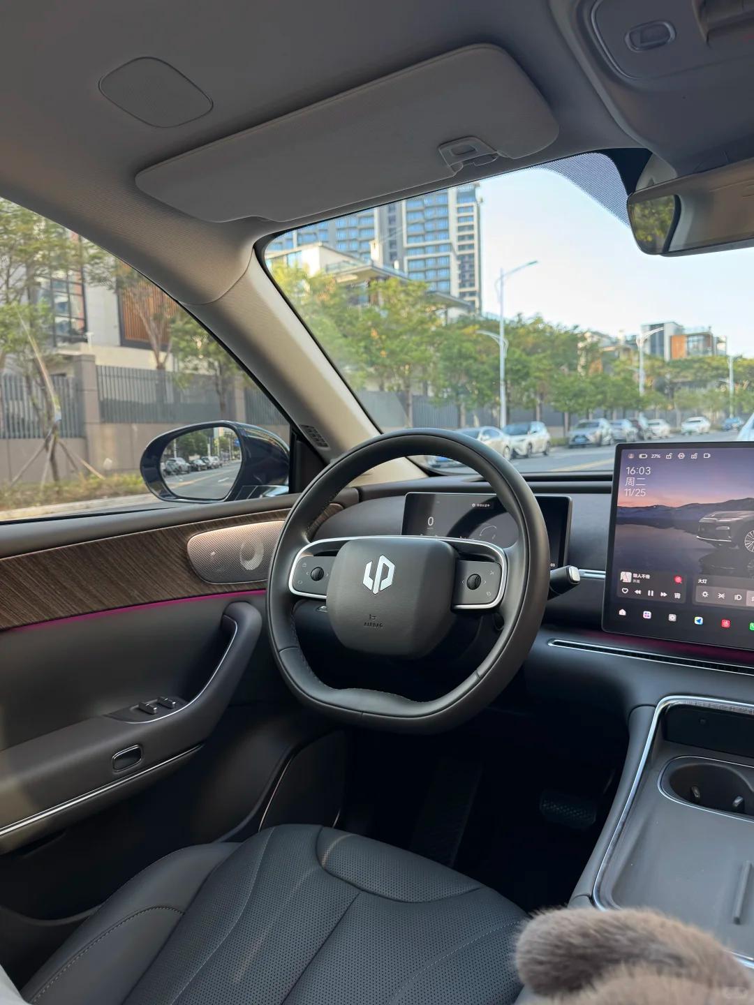 半价理想名不虚传作为开过理想L6也长期开零跑C11增程的人，真心说一句，俩车驾