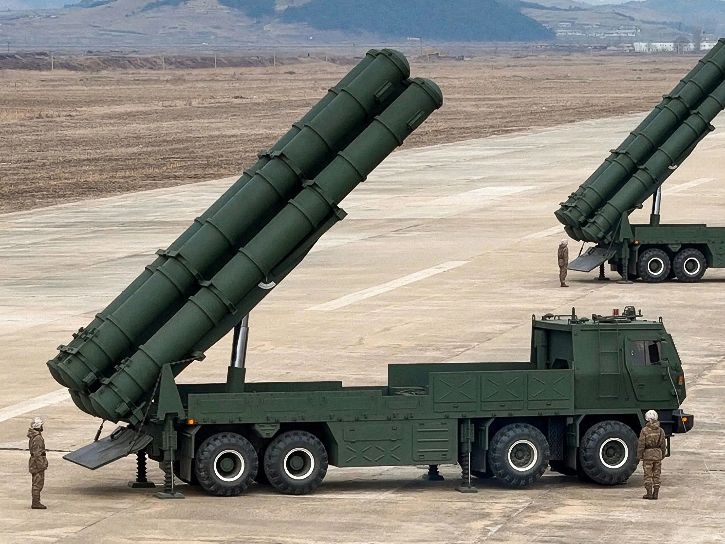 高分辨率图像2种超大口径火箭炮，5发和6发