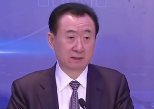 王思聪拒不承认女儿闪闪，可以从规避责任角度解释，但作为祖父，王健林面对网传闪闪和