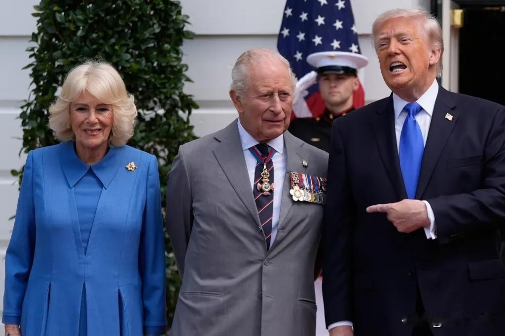 英国是美国的跟班，美国却对英王毕恭毕敬，老特全程陪同这话说的非常准，这次20