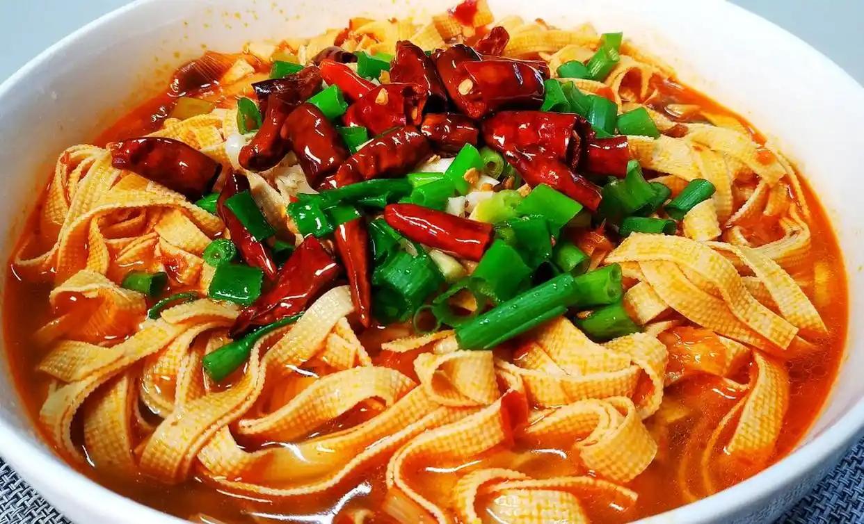 大豆的10种神仙吃法1肉皮烧黄豆2猪肝炒笨豆芽3油捞酱油酥豆4韭菜炒