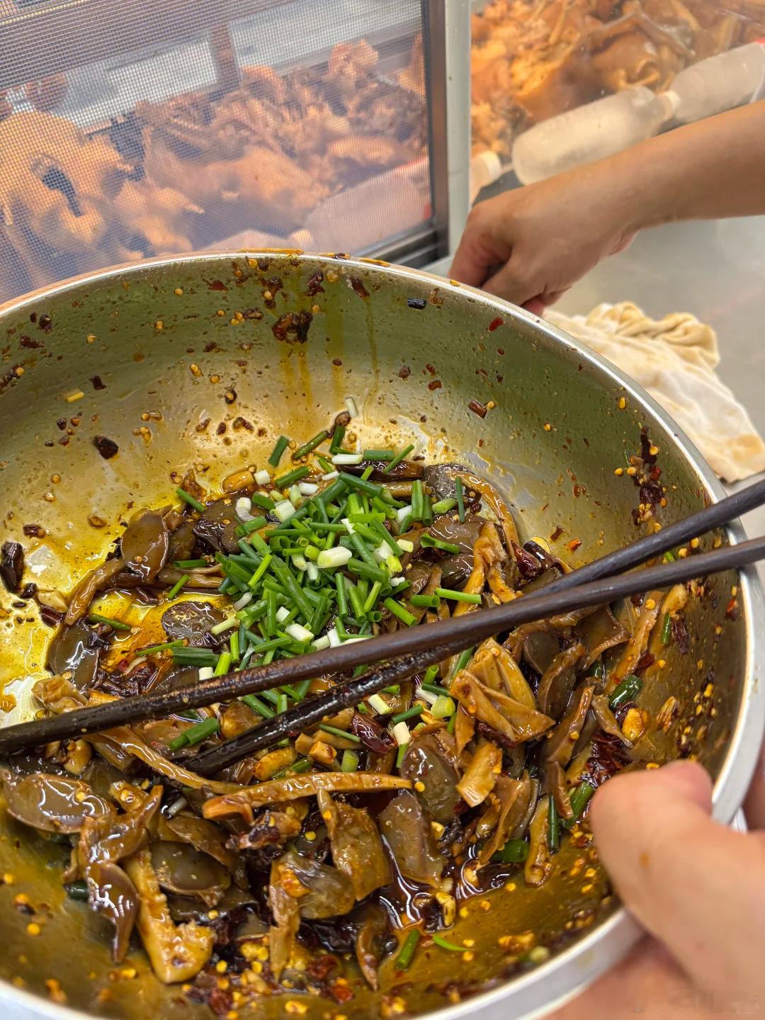 四川小县城宜宾市江安县听说江安县是宜宾最漂亮的一座小城，被称为“万里长江第一