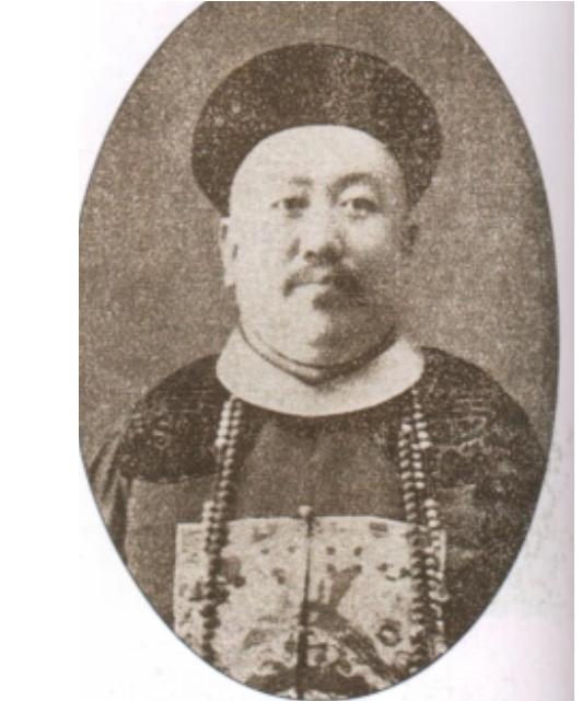 1911年11月4日，革命党敢死队冲进浙江巡抚衙门，当场捉住巡抚增韫，