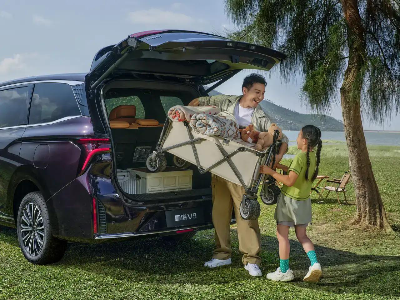 现在买车最流行的一句话！跑滴滴——买纯电，跑长途——买油电，家用车的首选—