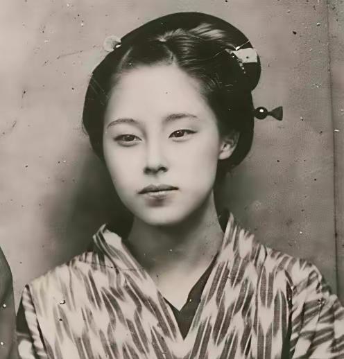 1942年，冀中游击队驻地。队长甄凤山查铺，掀开女兵张美智的被角，一眼瞅见她脚底