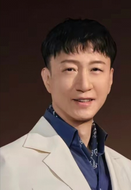 这是孙红雷？厂家咋想的呢，一把年纪顶个西瓜头​​​