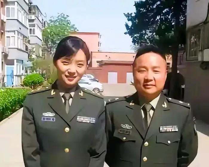 这不是神医喜来乐的徒弟德福吗？“秀琴”梁琳琳和“德福”吴军