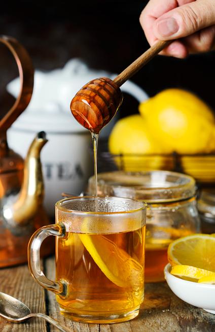 蜂蜜水养生功效被传得神乎其神，长期饮用真的能养生，还是只是心理作用？说起蜂蜜