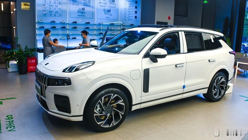 领克09和汉兰达怎么选?预算25-30万想买七座家用SUV，在领克09和汉兰达