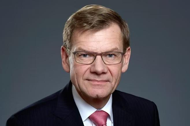 11月14日，香港《卫报》发文:“德国外长瓦德富尔公然表态不支持以武力改变台海现