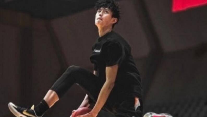 曾凡博签约，是篮网还是中国市场？有消息，好消息？曾凡博与NBA球队篮网签了一份