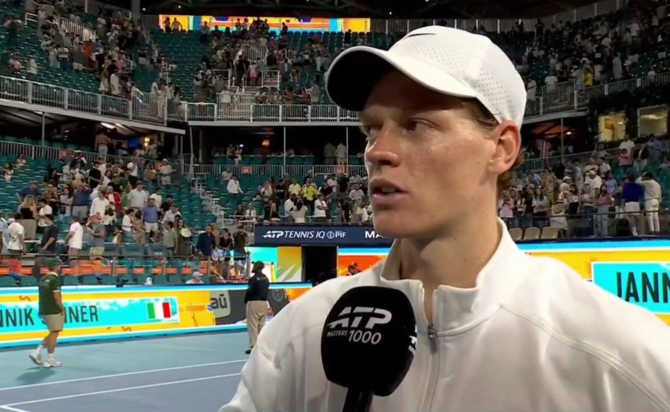 萨巴伦卡辛纳冲击阳光双冠辛纳在赛后采访中展望周日对阵莱赫卡的决赛。“他是一位非