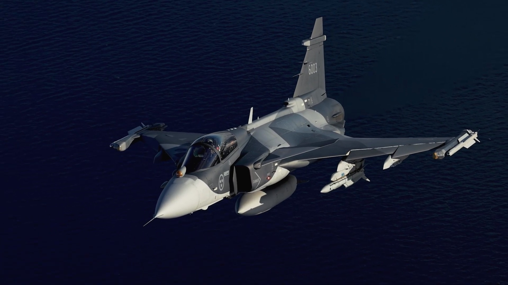 今日鹰狮早午安鹰狮E空对空摄影Photocredit:Saab