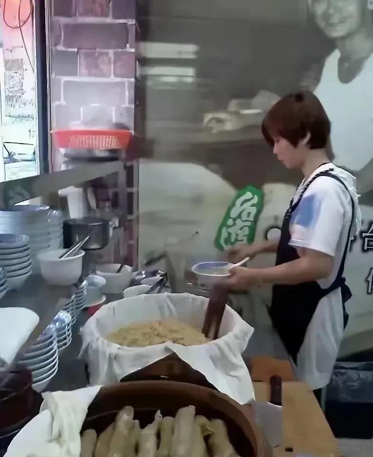 这些人为了毁马筱梅，把她妈妈底料都挖出来了。但是，也都只是无关痛痒的林林总总。