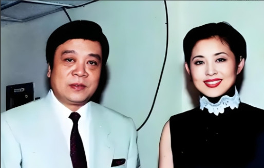 1993年，51岁的赵忠祥，反对34岁的倪萍参评正高职称，他拍着桌子喊：“我当主