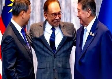 人家巴基斯坦、朝鲜，为啥最近跟俄罗斯、美国走得那么近？朋友圈里一堆人哀嚎，说“